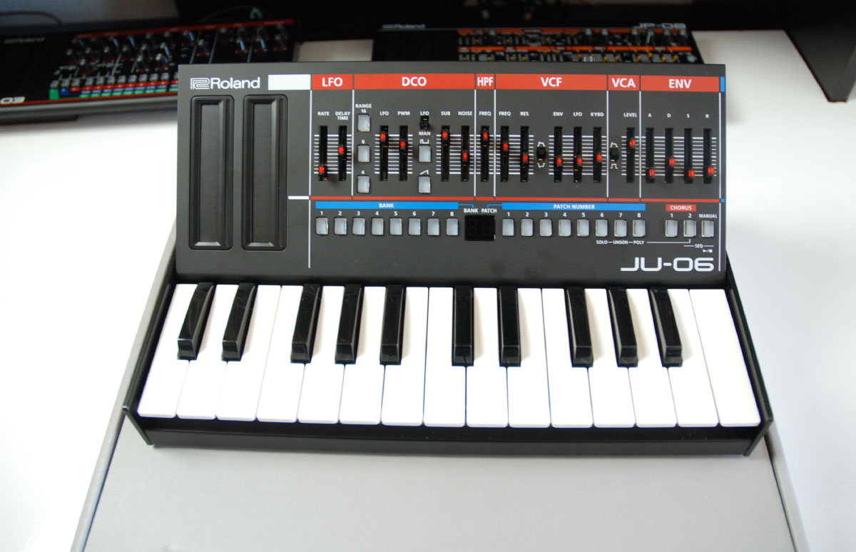 JU-06 Keyboard.jpg
